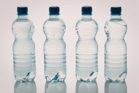 Quale acqua bere per i calcoli renali